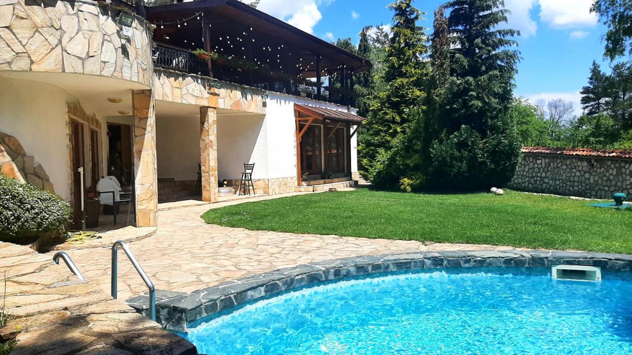 Villa Anna Luxury Lake Residence Shtarkelovo Gnezdo Экстерьер фото
